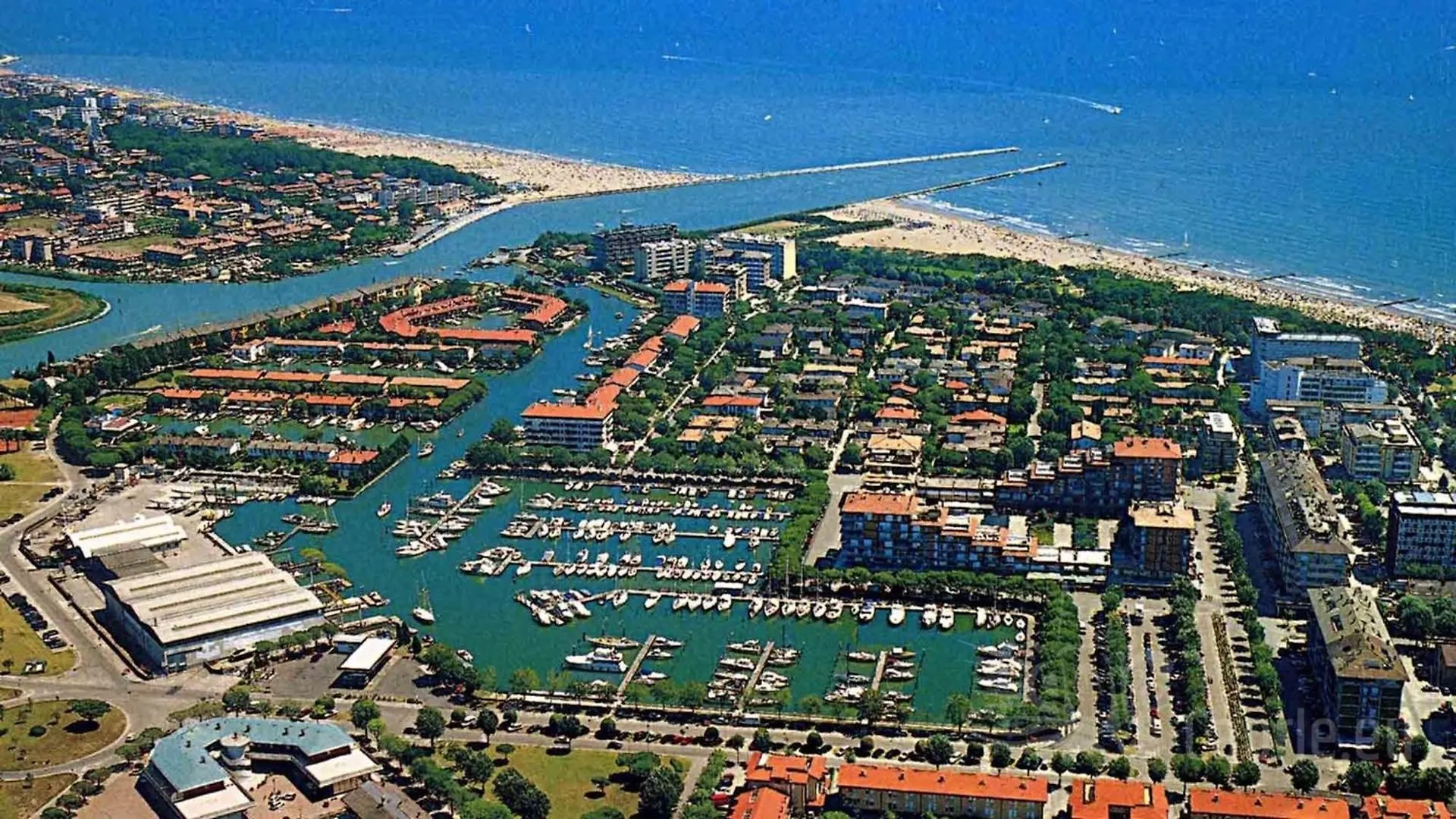 Bright Apartment With Pool Porto Santa Margherita di Caorle