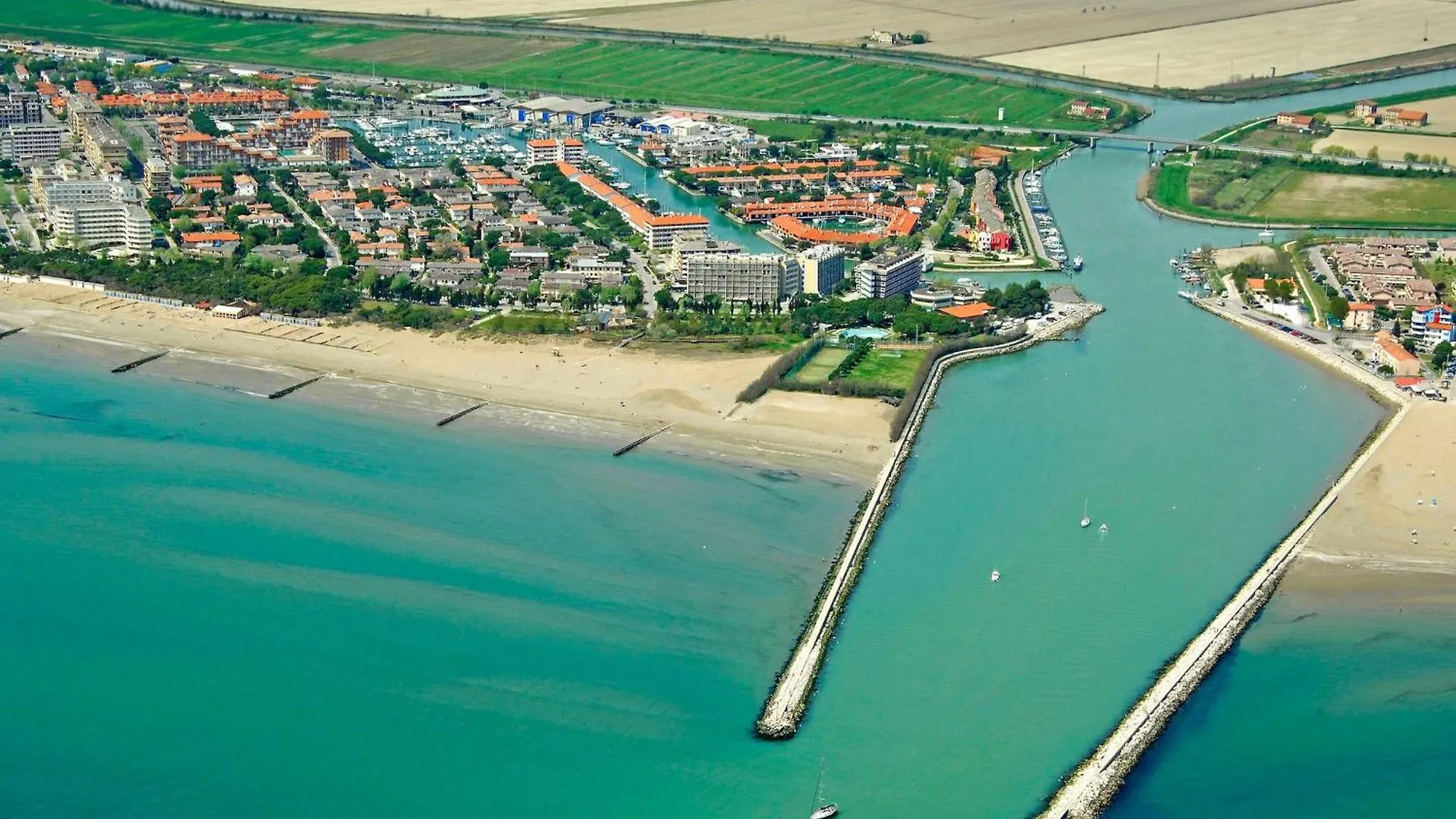 Bright Apartment With Pool Porto Santa Margherita di Caorle