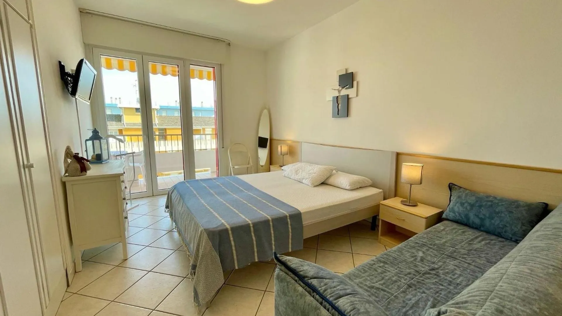 Bright Apartment With Pool Porto Santa Margherita di Caorle
